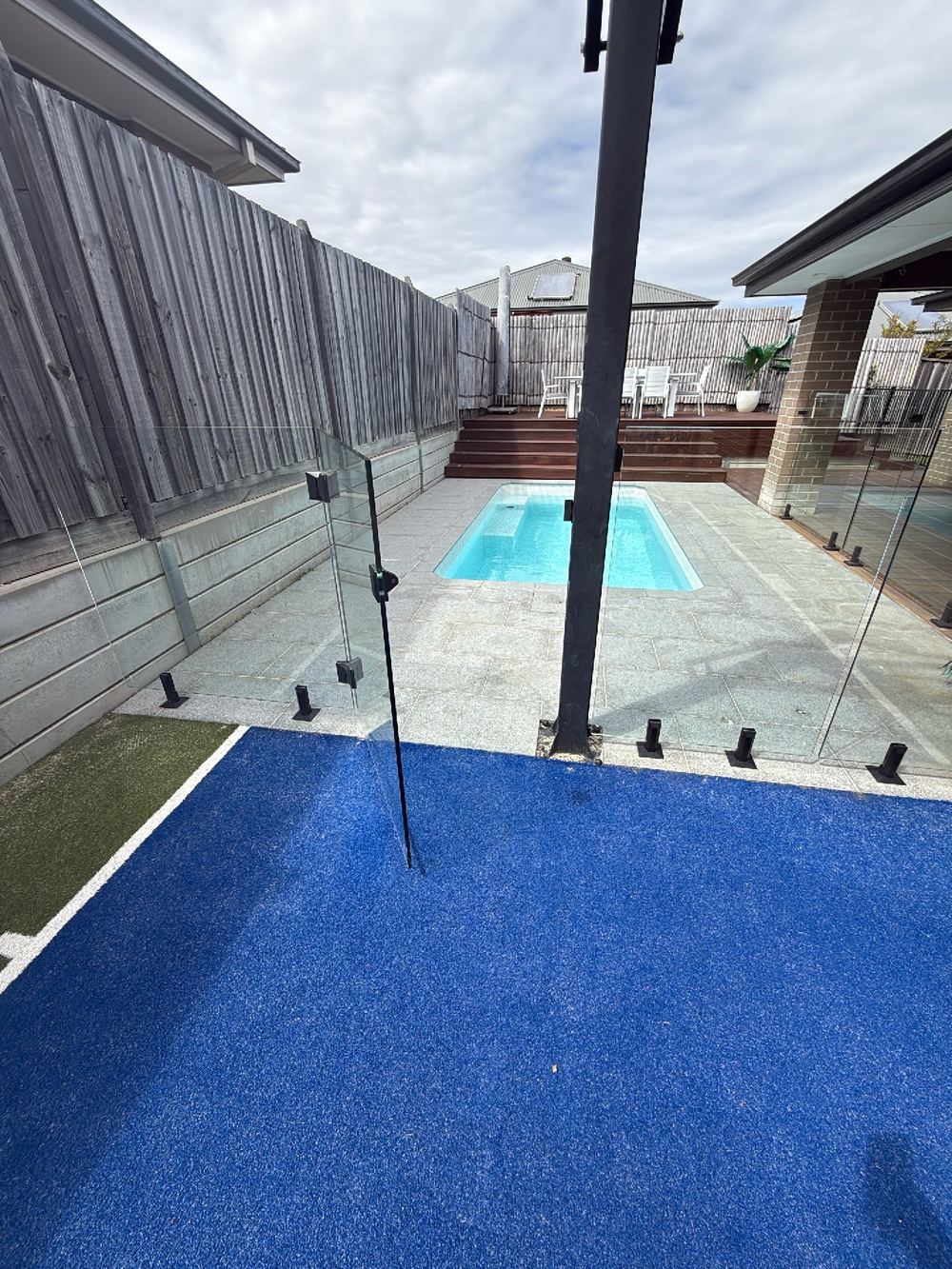Pool gate slow to self-close and latch behind the person using it, Doreen, Beveridge